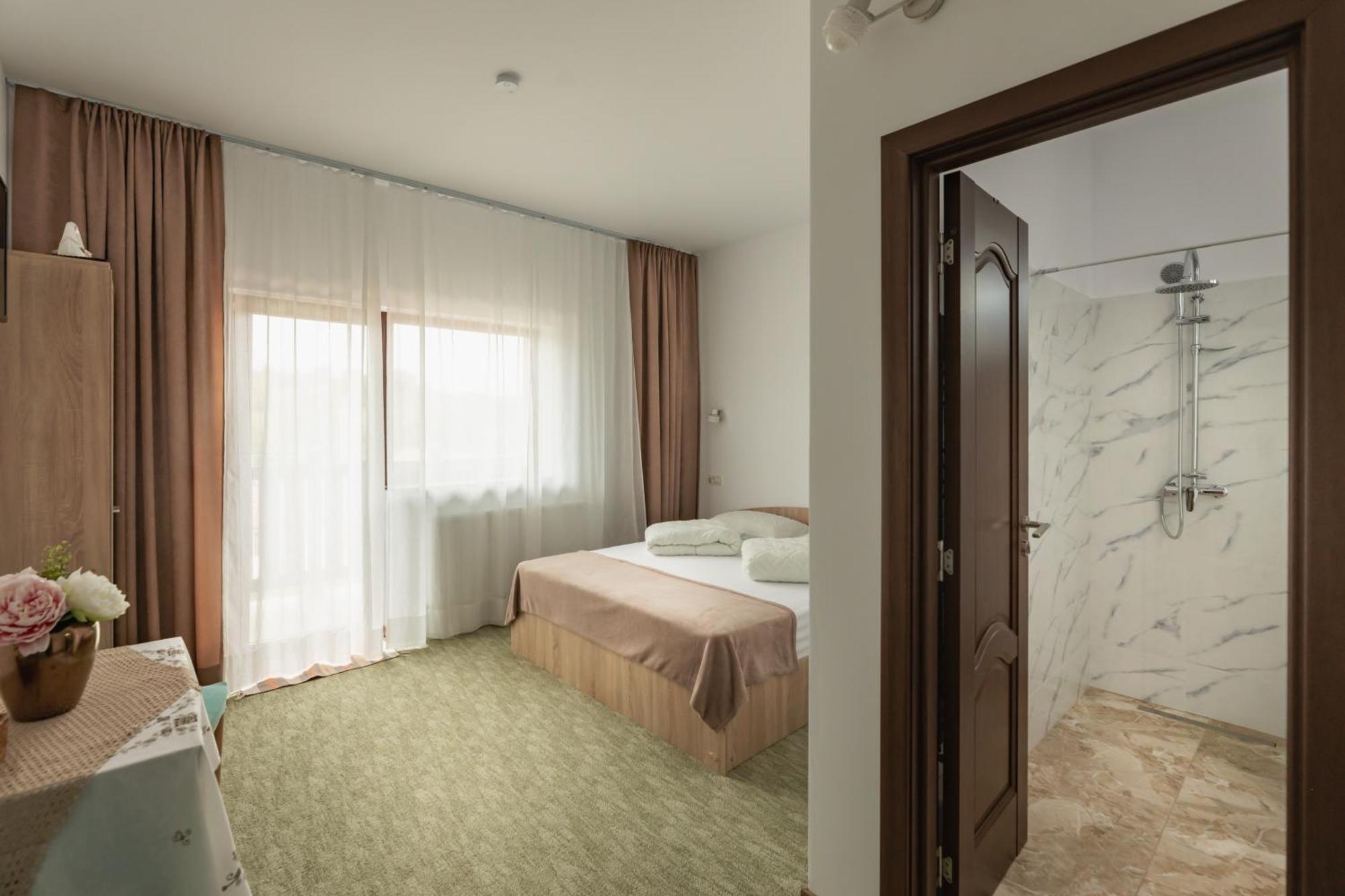 Pensiunea Trei Stejari Slimnic Extérieur photo