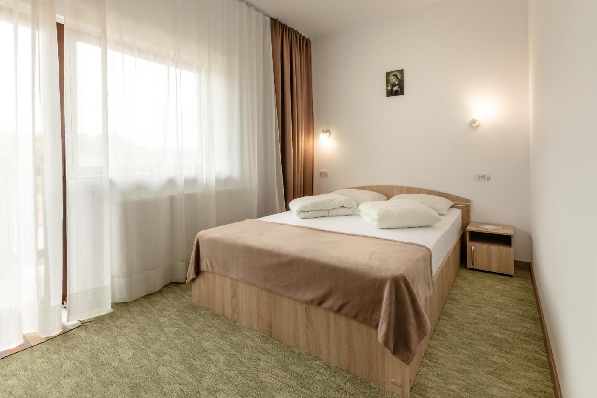 Pensiunea Trei Stejari Slimnic Extérieur photo
